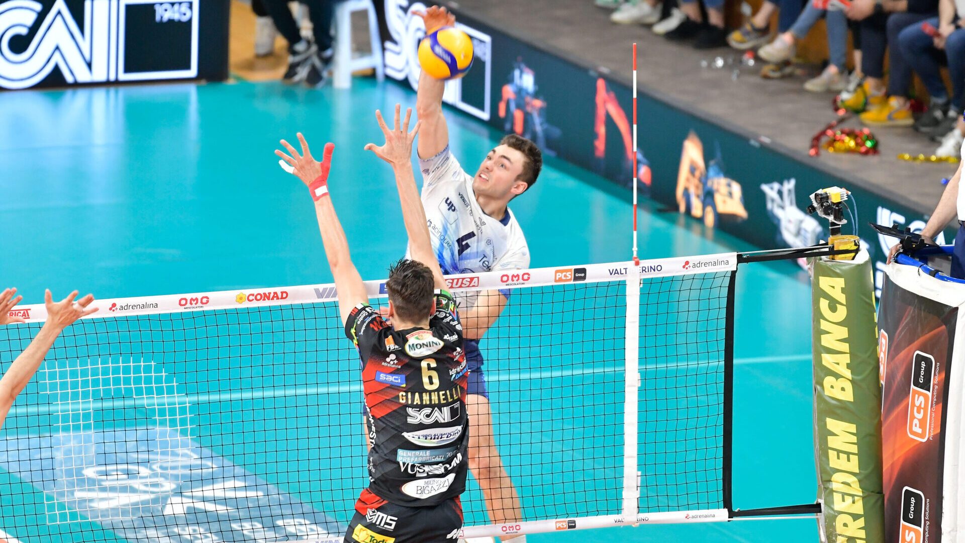 Sir Susa Vim PERUGIA vs Mint Vero Volley MONZA, Gara 1 Finale Scudetto Play-Off Superlega Credem Banca - Campionato italiano di Pallavolo Maschile - Volley Volleyball presso PalaBarton Perugia IT, 18 aprile 2024. [ID: 20240418/_MB56234] Foto: Michele Benda